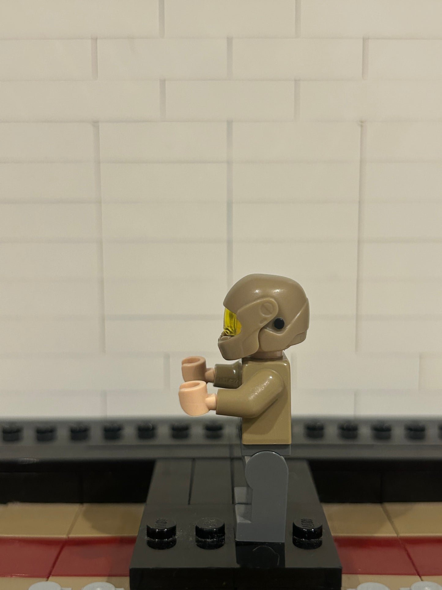 LEGO resistance trooper (Dark tan)
