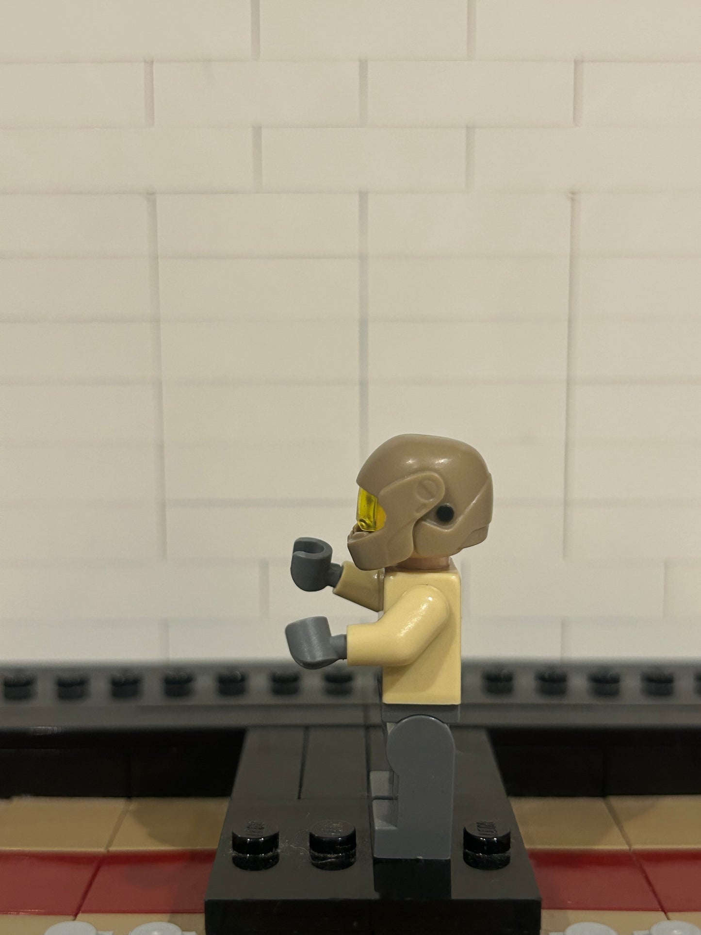 LEGO resistance trooper (light brown)